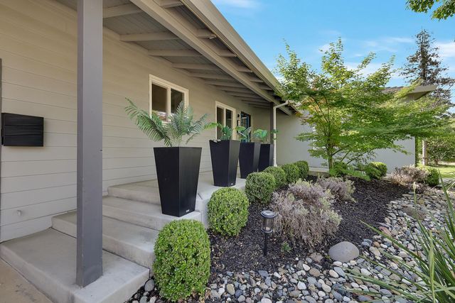 1608 Los Molinos Way, Sacramento, CA 95864