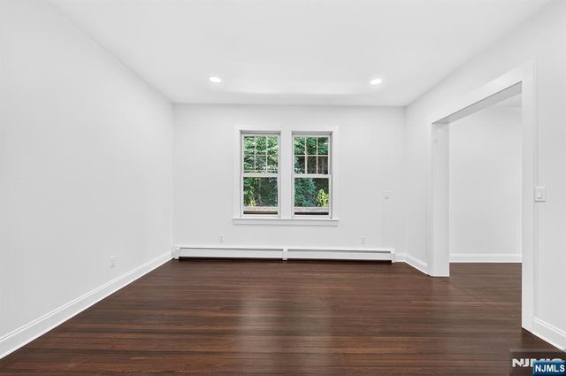 289 Hathaway Street, Wallington, NJ 07057