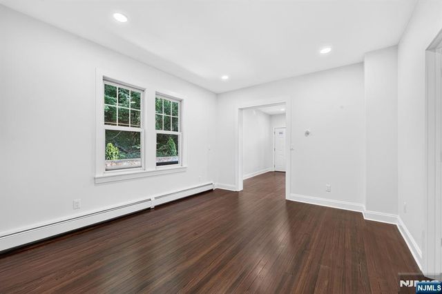 289 Hathaway Street, Wallington, NJ 07057