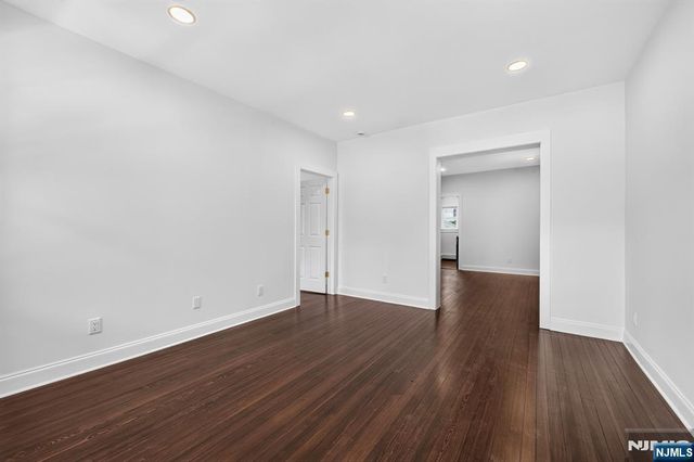 289 Hathaway Street, Wallington, NJ 07057