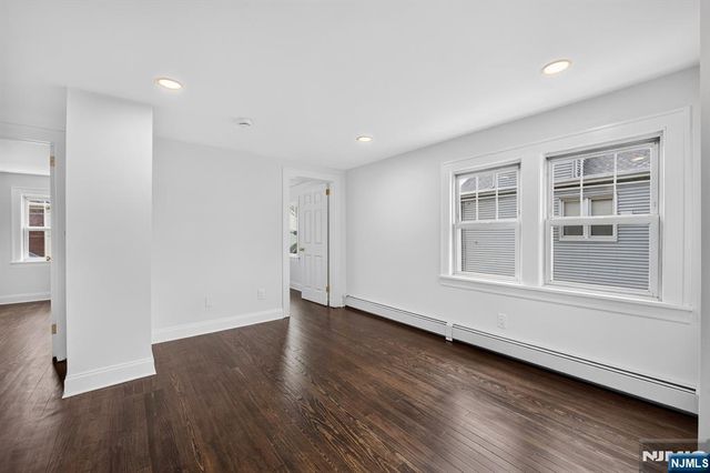 289 Hathaway Street, Wallington, NJ 07057