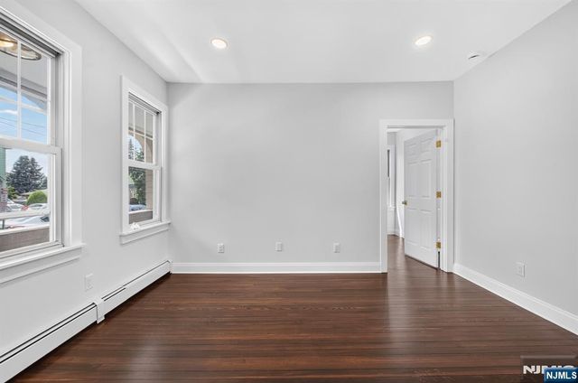 289 Hathaway Street, Wallington, NJ 07057