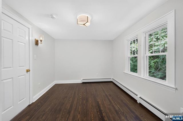 289 Hathaway Street, Wallington, NJ 07057