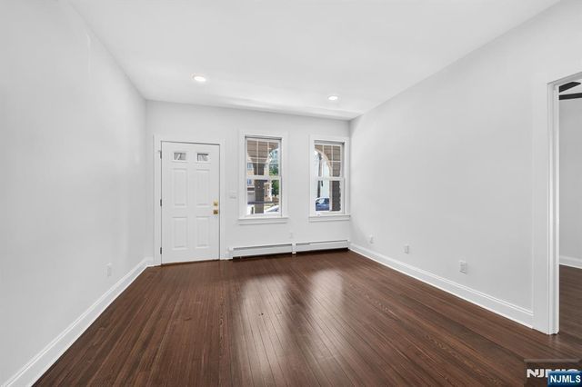289 Hathaway Street, Wallington, NJ 07057