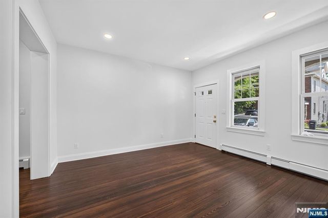 289 Hathaway Street, Wallington, NJ 07057