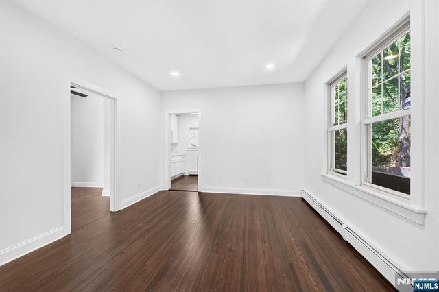 289 Hathaway Street, Wallington, NJ 07057