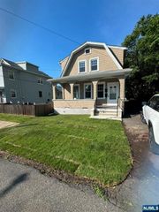 289 Hathaway Street, Wallington, NJ 07057