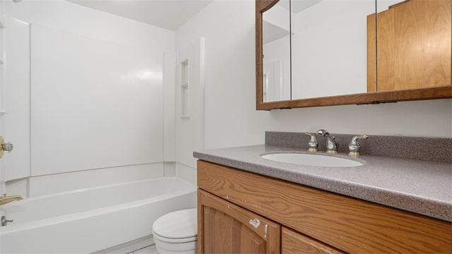 270 Kentucky Drive, Lower Burrell, PA 15068