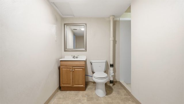 270 Kentucky Drive, Lower Burrell, PA 15068