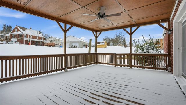 270 Kentucky Drive, Lower Burrell, PA 15068