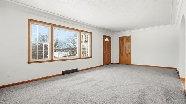 270 Kentucky Drive, Lower Burrell, PA 15068