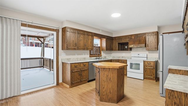 270 Kentucky Drive, Lower Burrell, PA 15068