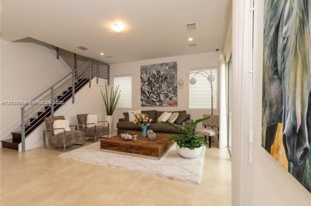 7480 NW 99th Ave, Doral, FL 33178
