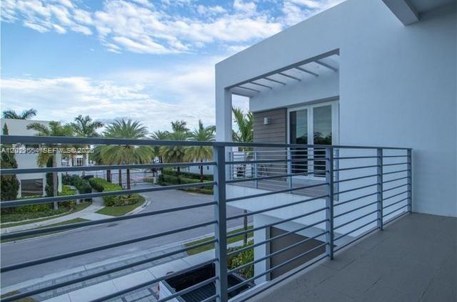 7480 NW 99th Ave, Doral, FL 33178