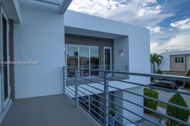 7480 NW 99th Ave, Doral, FL 33178