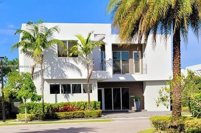 7480 NW 99th Ave, Doral, FL 33178