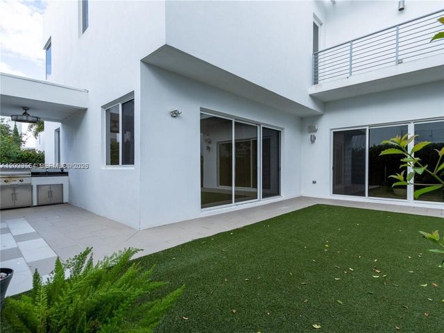 7480 NW 99th Ave, Doral, FL 33178