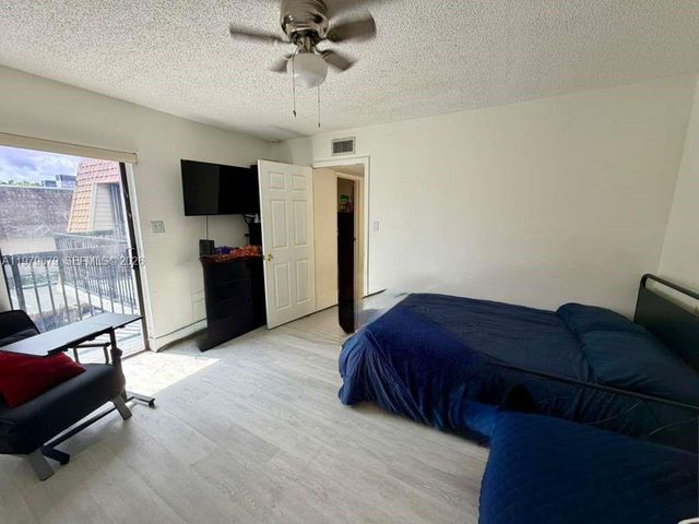 8209 SW 23rd Ct 17C, North Lauderdale, FL 33068