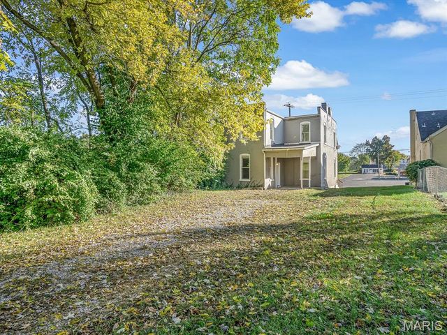 221 N 2nd Street, Belleville, IL 62220