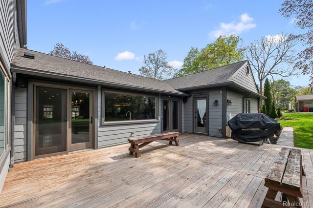 3937 Englewood Court, West Bloomfield Charter Township, MI 48323