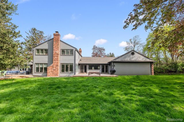 3937 Englewood Court, West Bloomfield Charter Township, MI 48323