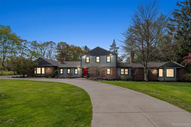 3937 Englewood Court, West Bloomfield Charter Township, MI 48323