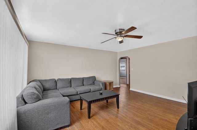 925 Lockwood AVENUE, Racine, WI 53403