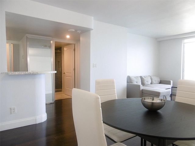 770 Claughton Island Dr 2011, Miami, FL 33131