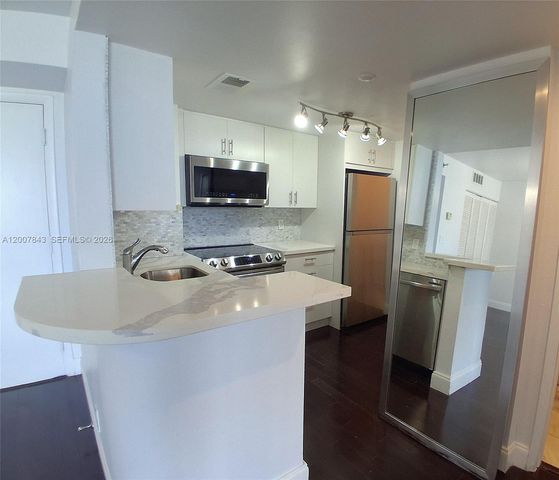 770 Claughton Island Dr 2011, Miami, FL 33131