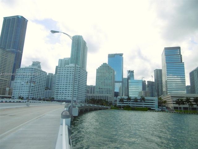 770 Claughton Island Dr 2011, Miami, FL 33131