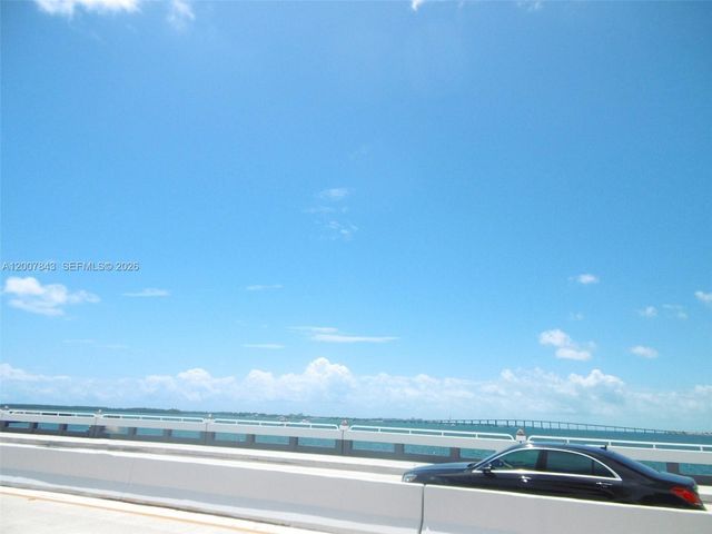770 Claughton Island Dr 2011, Miami, FL 33131