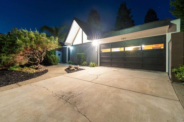 744 Jackpine Court, Sunnyvale, CA 94086