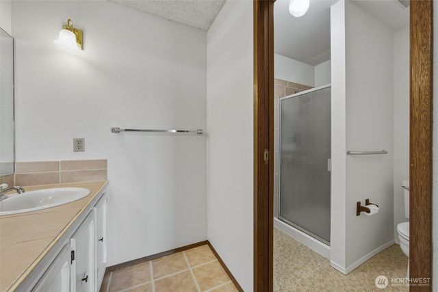 611 SW 293rd Street, Federal Way, WA 98023