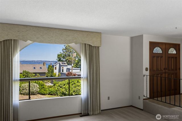 611 SW 293rd Street, Federal Way, WA 98023