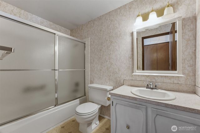 611 SW 293rd Street, Federal Way, WA 98023