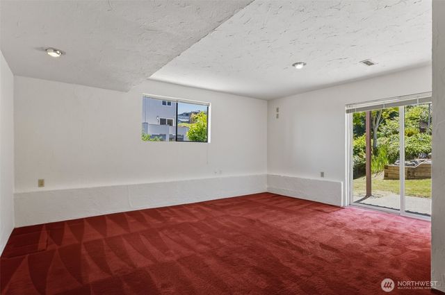 611 SW 293rd Street, Federal Way, WA 98023