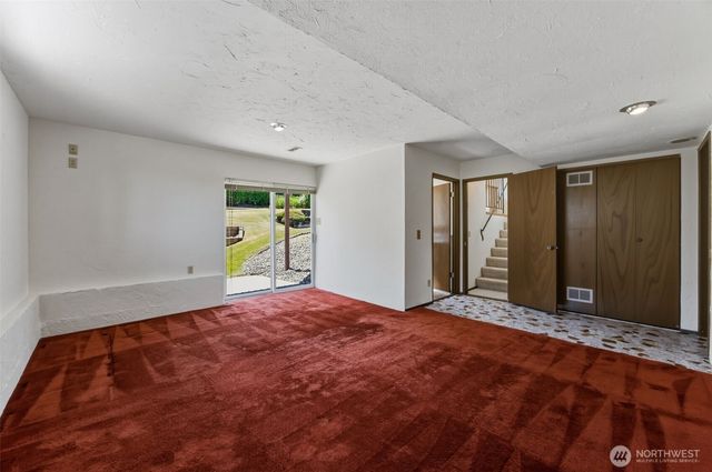 611 SW 293rd Street, Federal Way, WA 98023