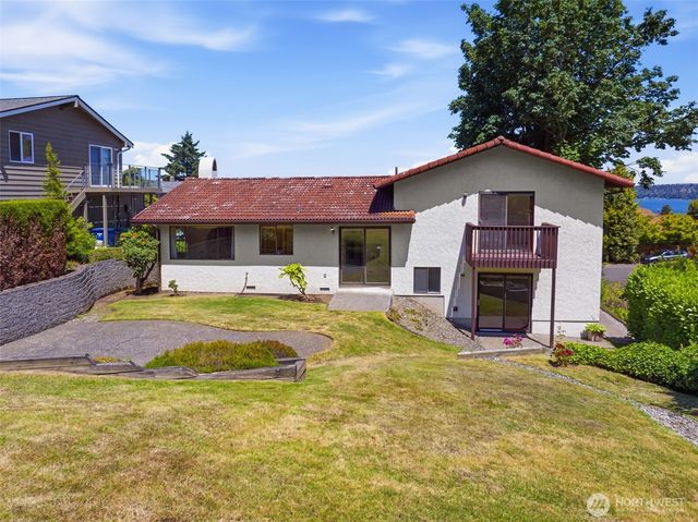 611 SW 293rd Street, Federal Way, WA 98023