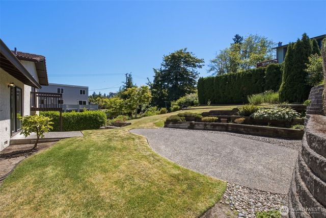 611 SW 293rd Street, Federal Way, WA 98023