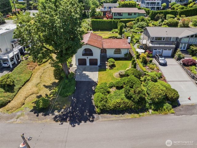 611 SW 293rd Street, Federal Way, WA 98023