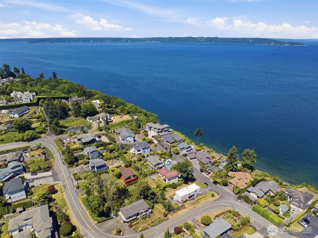 611 SW 293rd Street, Federal Way, WA 98023