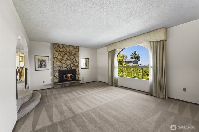 611 SW 293rd Street, Federal Way, WA 98023
