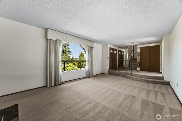 611 SW 293rd Street, Federal Way, WA 98023
