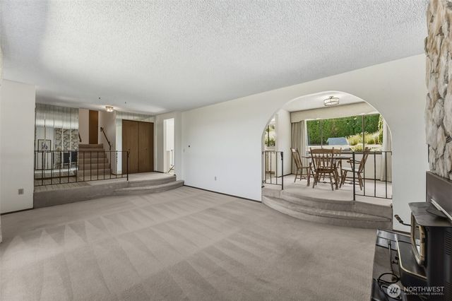 611 SW 293rd Street, Federal Way, WA 98023