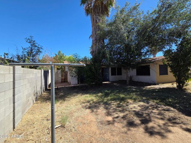2217 W DAHLIA Drive, Phoenix, AZ 85029