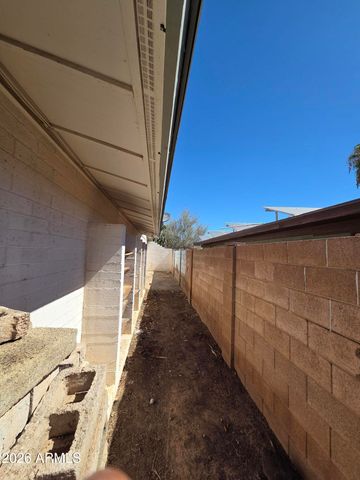 2217 W DAHLIA Drive, Phoenix, AZ 85029