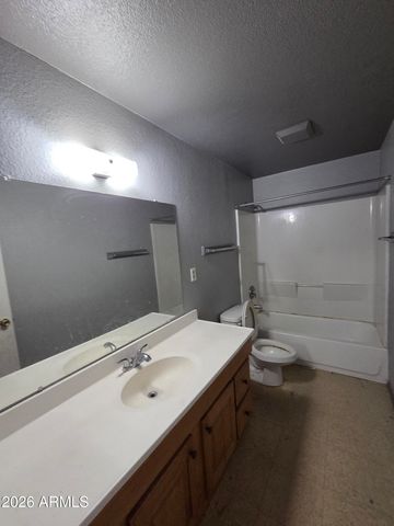 2217 W DAHLIA Drive, Phoenix, AZ 85029