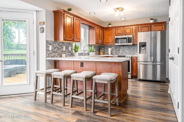 7603 Parkridge Trace, Louisville, KY 40214