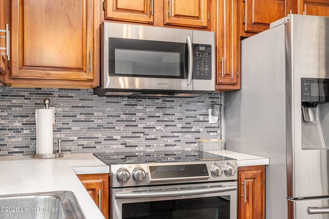 7603 Parkridge Trace, Louisville, KY 40214