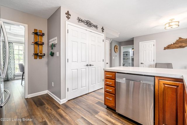 7603 Parkridge Trace, Louisville, KY 40214